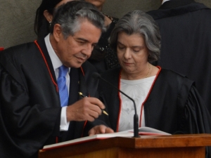 Carmen Lucia deixa presidência do TSE e Marco Aurélio assume dizendo que as urnas devem ser o local de protestos dos cidadãos tse_posse_marco aurelio mello_1556